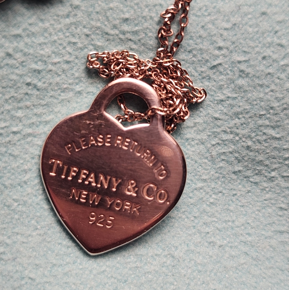 Authentic Return to Tiffany Heart tag pendant with chain - Picture 3 of 9